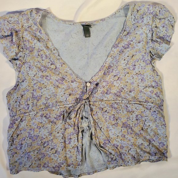 Tie Front Floral Crop Top - Picture 1 of 4